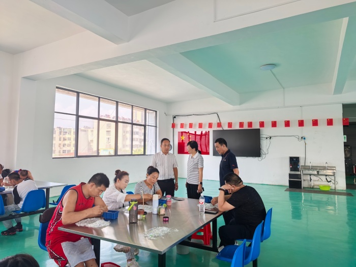 �в����쵼���вм��˼��о�ҵ����